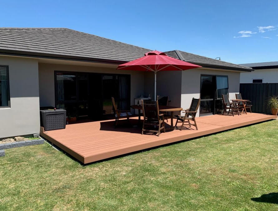 A Nail-Free Decking Solution for a Family Home